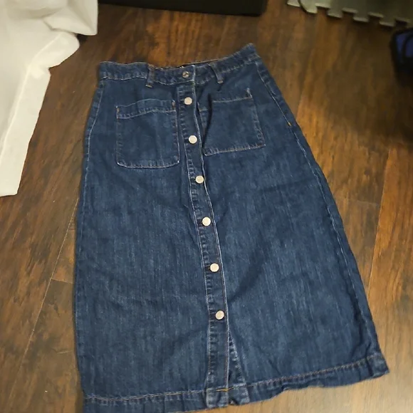 GAP Dark Blue Denim Pencil Skirt with Front Buttons - Picture 5 of 5